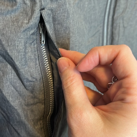 Cutter & Buck Virginia Tech Light Jacket Size XL - Picture 3 of 4